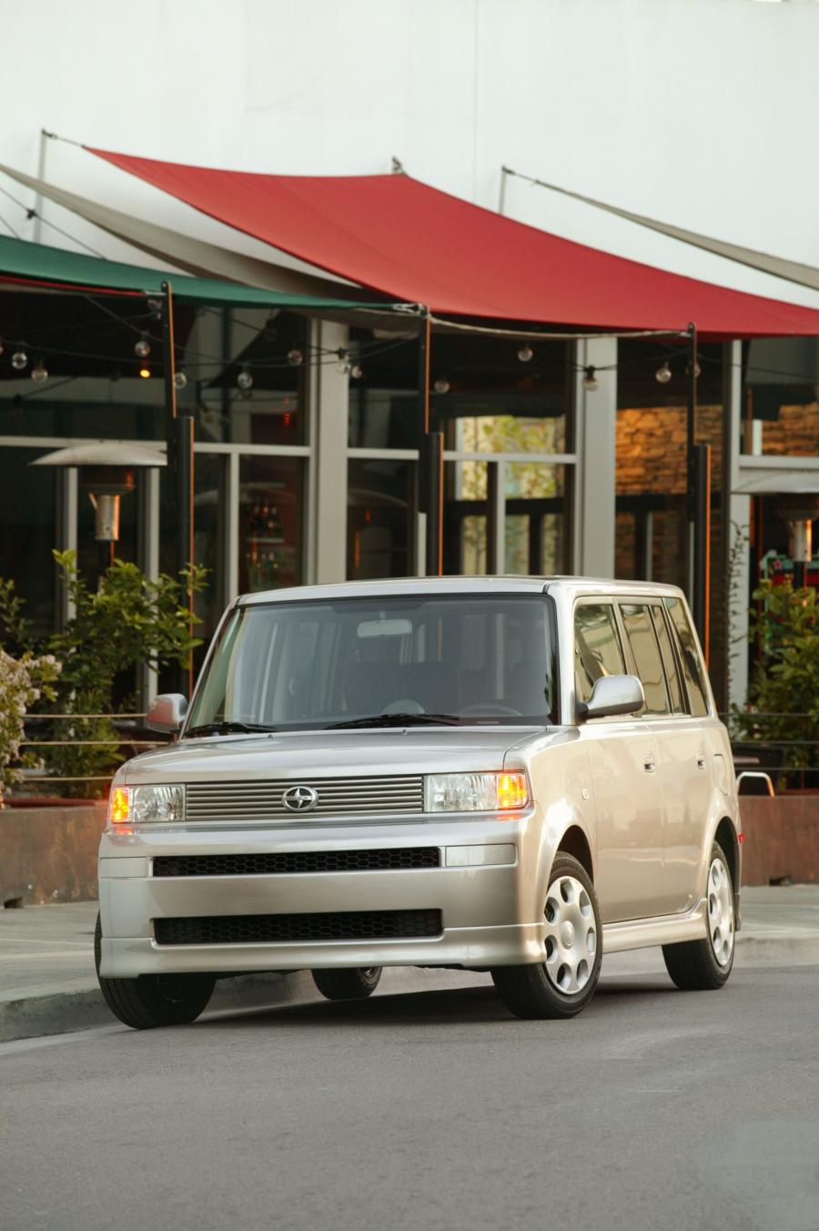  Scion xB 2003 года  (фото 34 из 42)